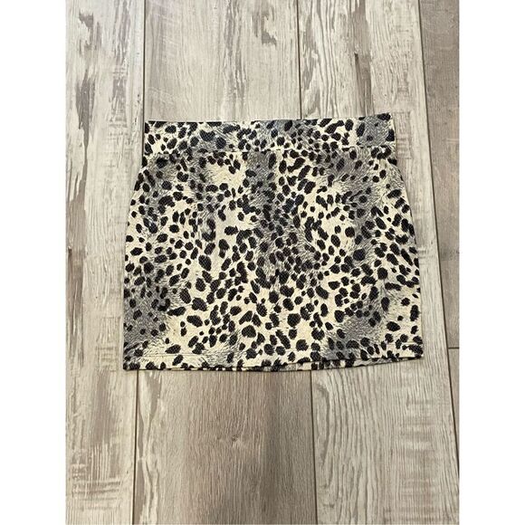 Zenana animal print mini skirt size S - Picture 1 of 5